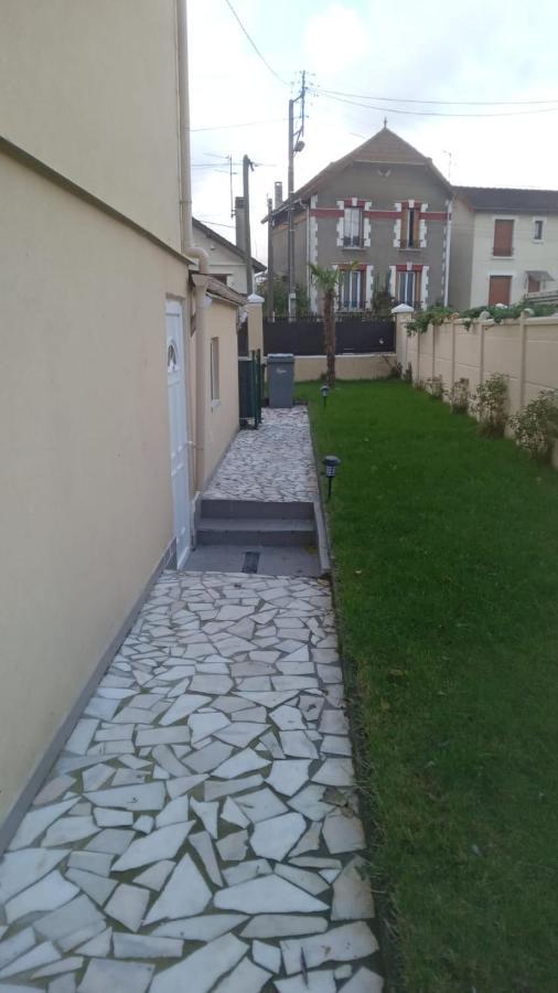 Joli Appartement De Vacances Écouen Zewnętrze zdjęcie